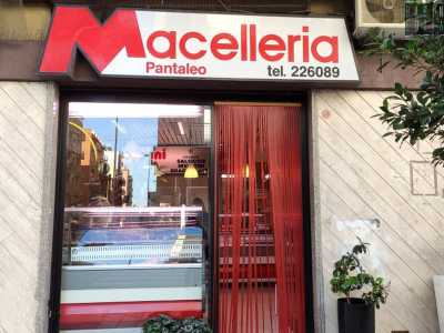 Altre macellerie storiche, in questo caso non legate a famiglie �famose�, sono Pantaleo in via Pasubio (del 1956)...